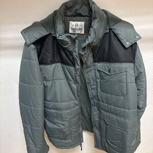 Magellan Outdoors Men's Two-Tone Puffer Jacket